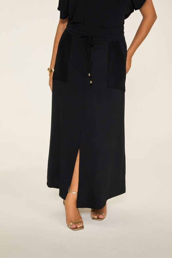 Conjunto T-Shirt Decote V Saia Evasê - Image 5